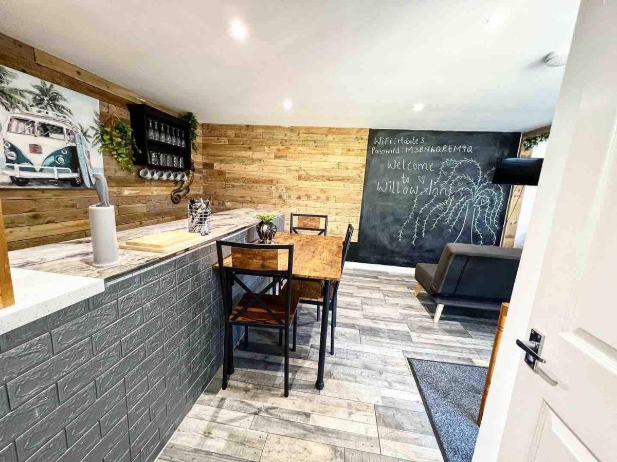 Willow Inn Бродстеърс Екстериор снимка